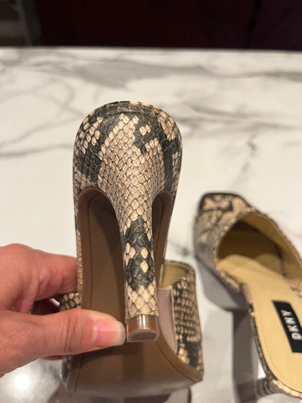 DKNY Fama Snakeskin Slide Sandals/Mules Size 7 - Picture 11 of 16